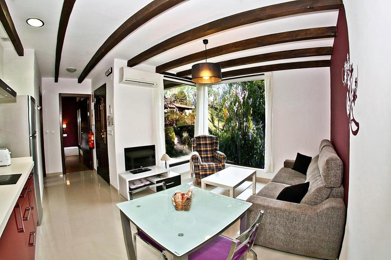 Apartamentos El Roble Valverde de la Vera 외부 사진